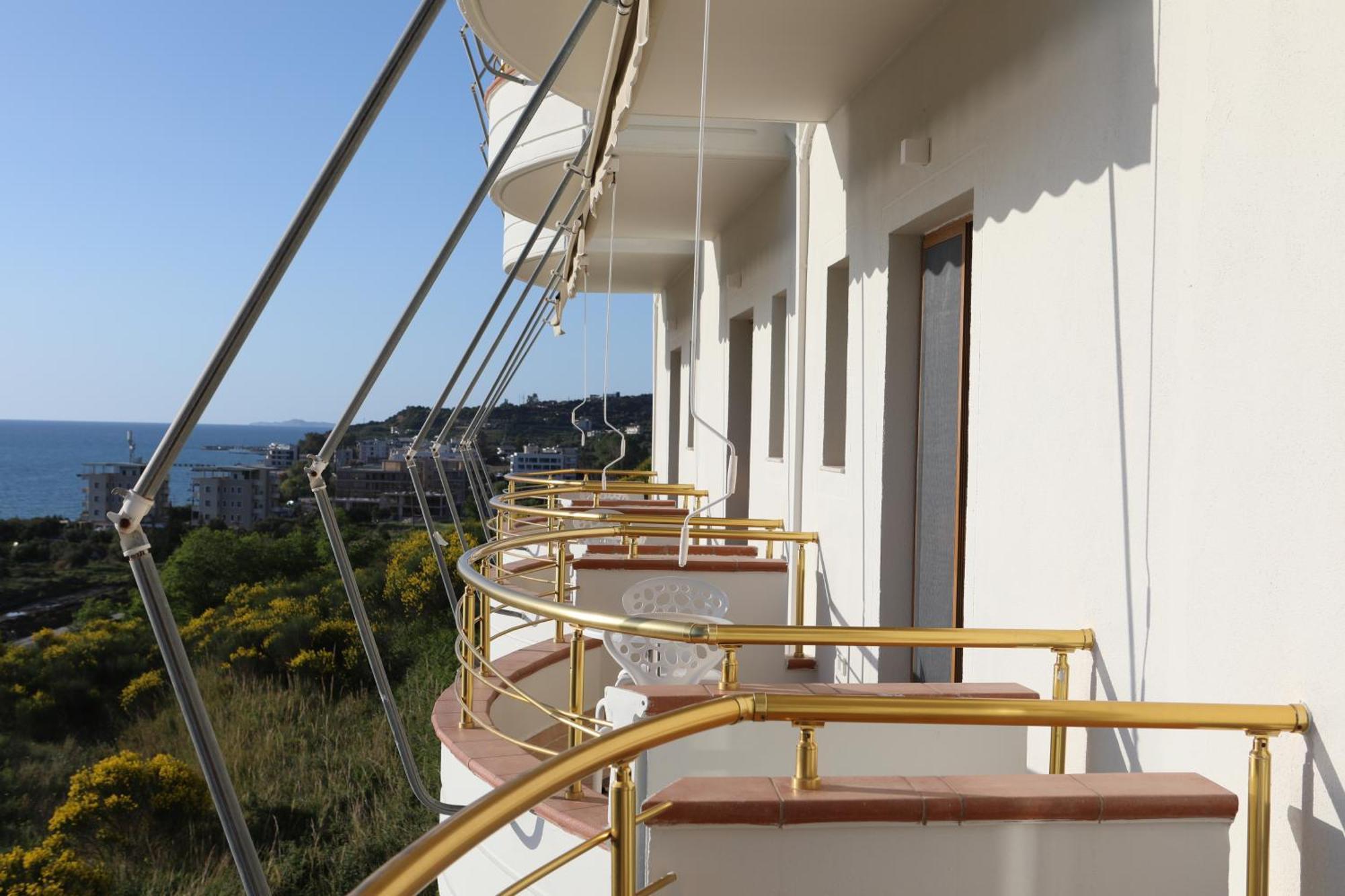 Doko Hotel Radhima Kültér fotó